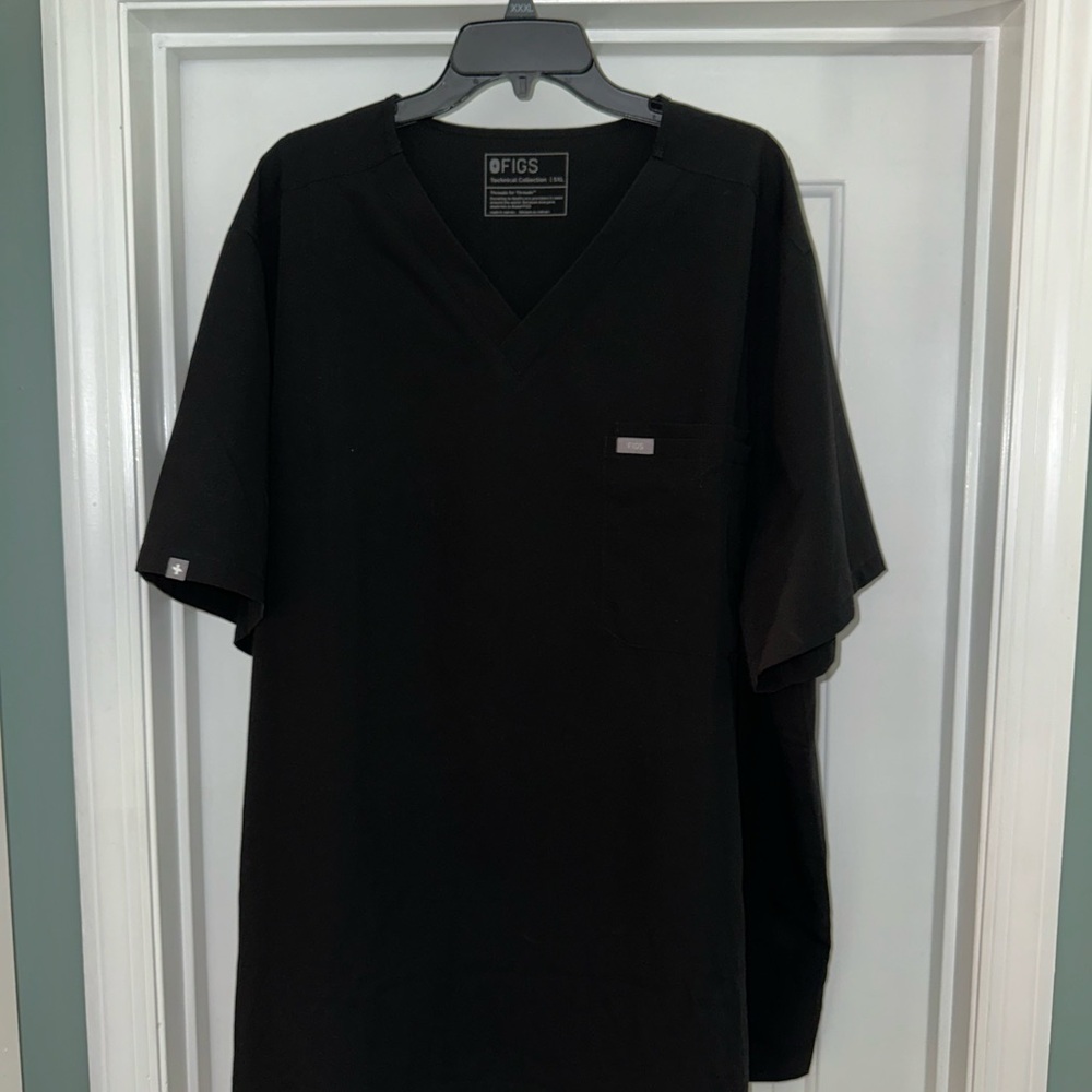 Figs Black Short Sleeve Scrub Top Relaxed Fit